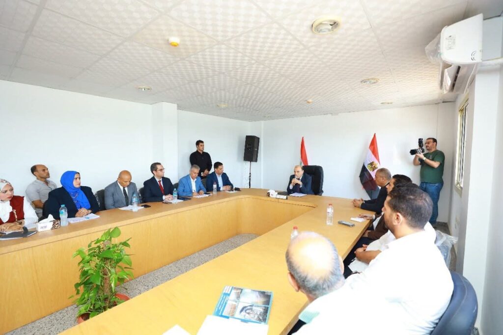 محافظ كفرالشيخ يعقد اجتماعًا موسعًا مع مستثمري المنطقة الصناعية بمطوبس.. «غاز طبيعي_ صرف صحياتصالاتمنطقة خدمات لخدمة المصانع» 546279450 765343996115736 233171153088965395 n