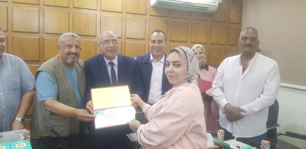 مياه كفر الشيخ تكرم الطلاب الأوائل من أبناء العاملين بالشهادتين الإعدادية والثانوية whatsapp image 2025 10 13 at 11.35.43 4a56fa1e