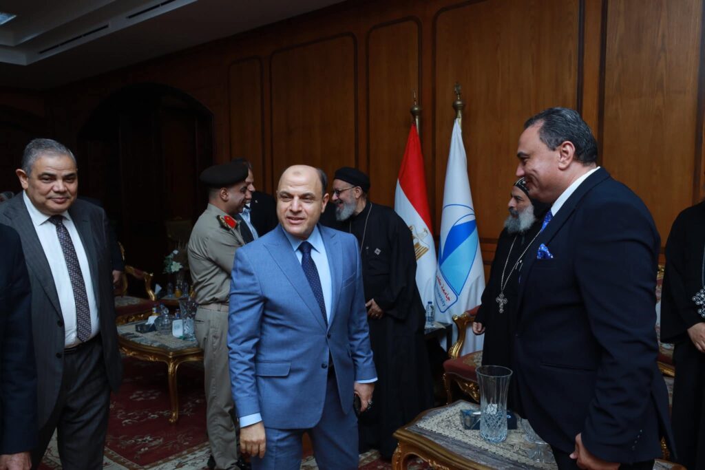 محافظ كفرالشيخ يصل الجامعة للمشاركة في فعاليات المؤتمر العلمي الثالث لكلية الآداب whatsapp image 2025 10 22 at 11.23.38 adfa261d