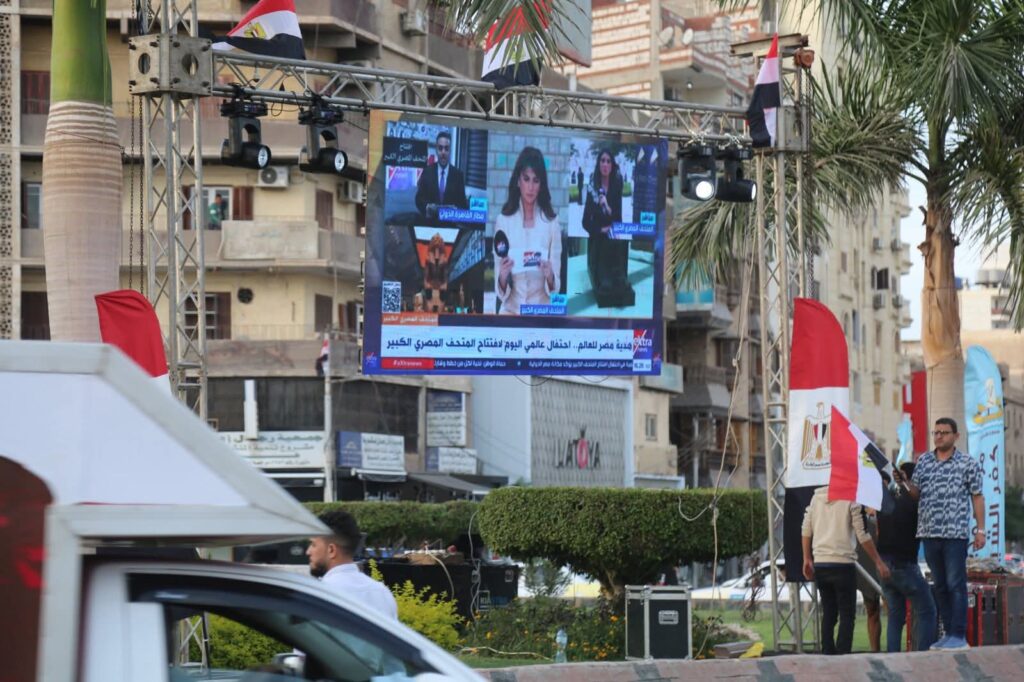 محافظ كفرالشيخ افتتاح المتحف المصري الكبير حدثا عالميا يليق بمكانه مصر ووضع شاشات ضخمة في ميادين كفرالشيخ لبث فعاليات افتتاح المتحف المصري الكبير whatsapp image 2025 11 01 at 19.37.55 41c2113b