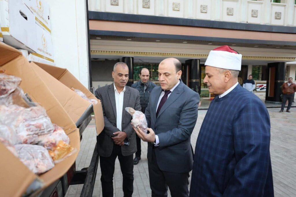 محافظ كفرالشيخ: توزيع 2 طن لحوم صكوك الأضاحي للأسر الأولى بالرعاية بمراكز المحافظة whatsapp image 2025 11 05 at 18.13.51 7a43730a
