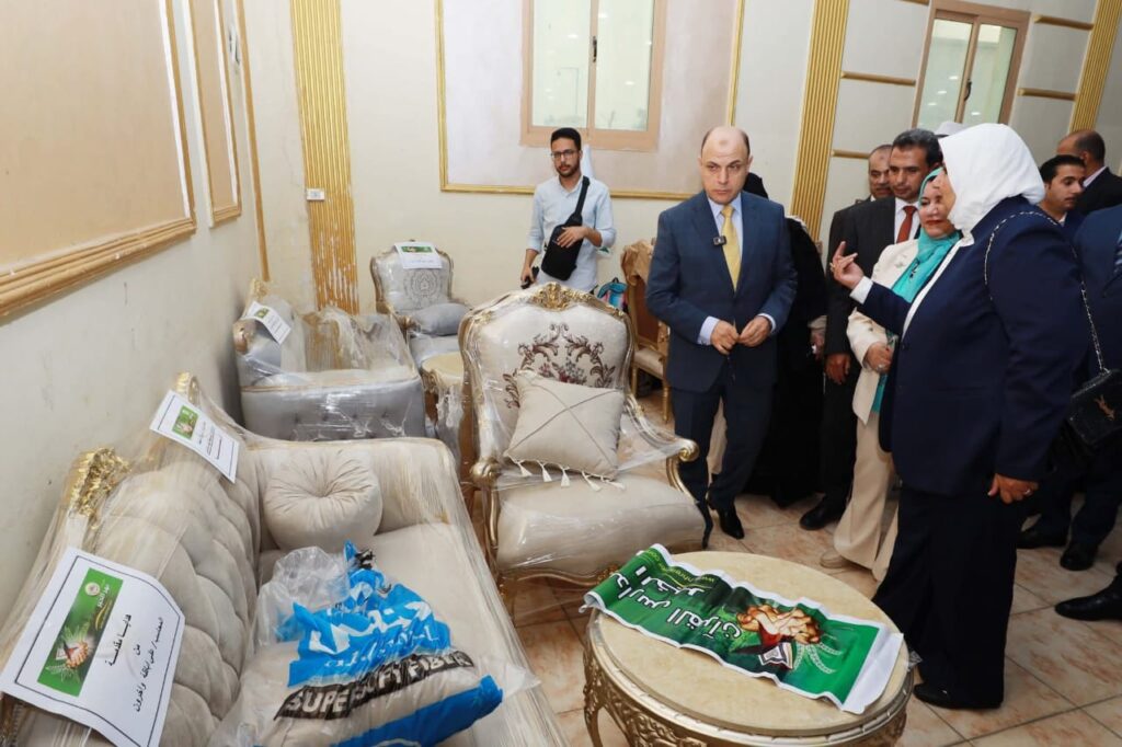 محافظ كفرالشيخ يشهد الحفل السنوي لتجهيز 112 عريسًا وعروسًا من خمس محافظات بالتعاون مع مؤسسة نهر الخير بحديقة صنعاء.. مشيدًا بالمشاركة المجتمعية whatsapp image 2025 11 06 at 17.17.18 6a21920d