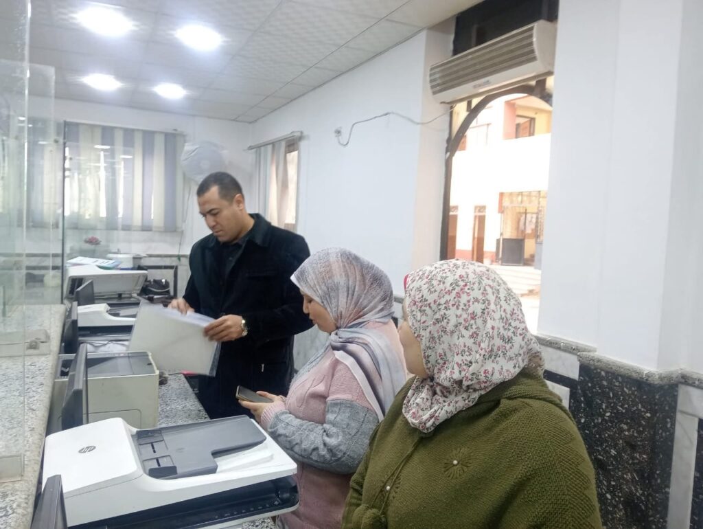 رئيس مدينة فوة يواصل متابعته لسير العمل بمنظومة التصالح بالمركز التكنولوجي whatsapp image 2026 01 05 at 9.55.42 am